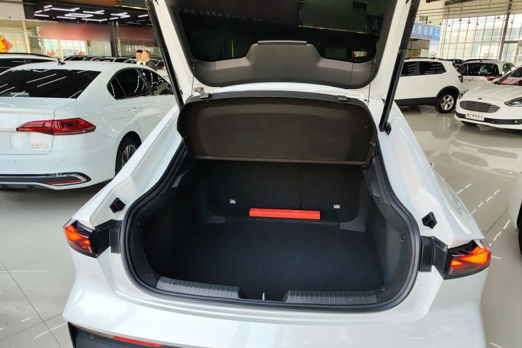 Used CHANGAN UNI-V 2023 1.5T Prestige Model