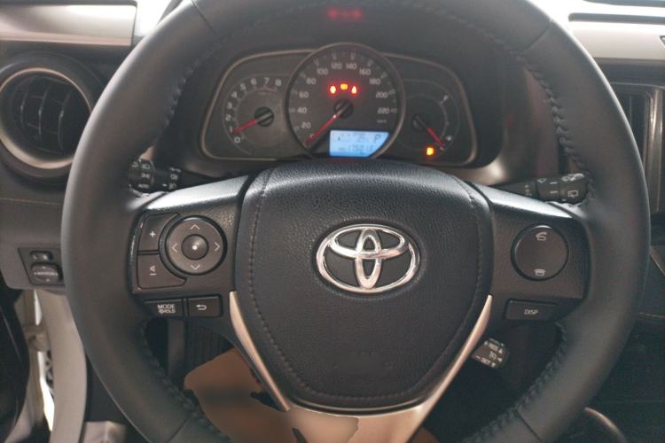 Used Toyota RAV4 2015 2.5L Automatic 4x4 Elite Edition
