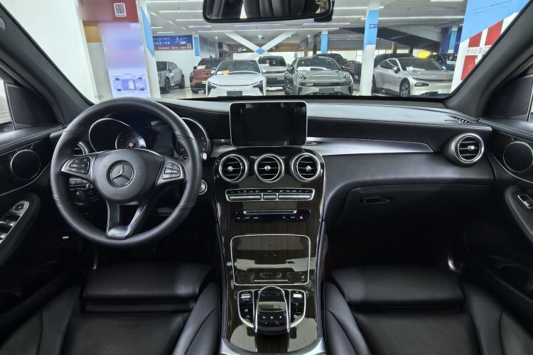 Used Mercedes-Benz GLC 2019 Facelift GLC 260 L 4MATIC Luxury Model