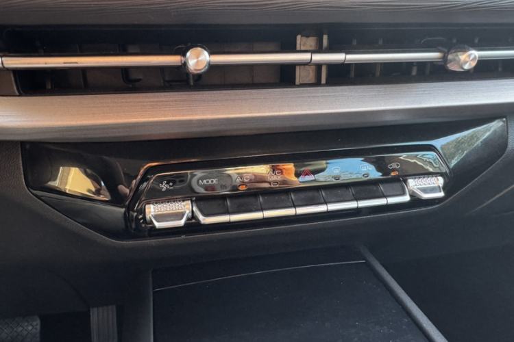 Used Wuling Jiachen 2022 1.5T CVT Smart Luxury Version