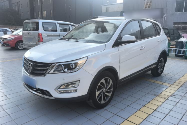 Used Baojun 560 2015 1.8L manual luxury version