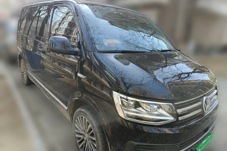 Used Volkswagen Multivan 2018 2.0 TSI Four-Wheel Drive Comfort Edition 7-Seater Front Right 45 Deg