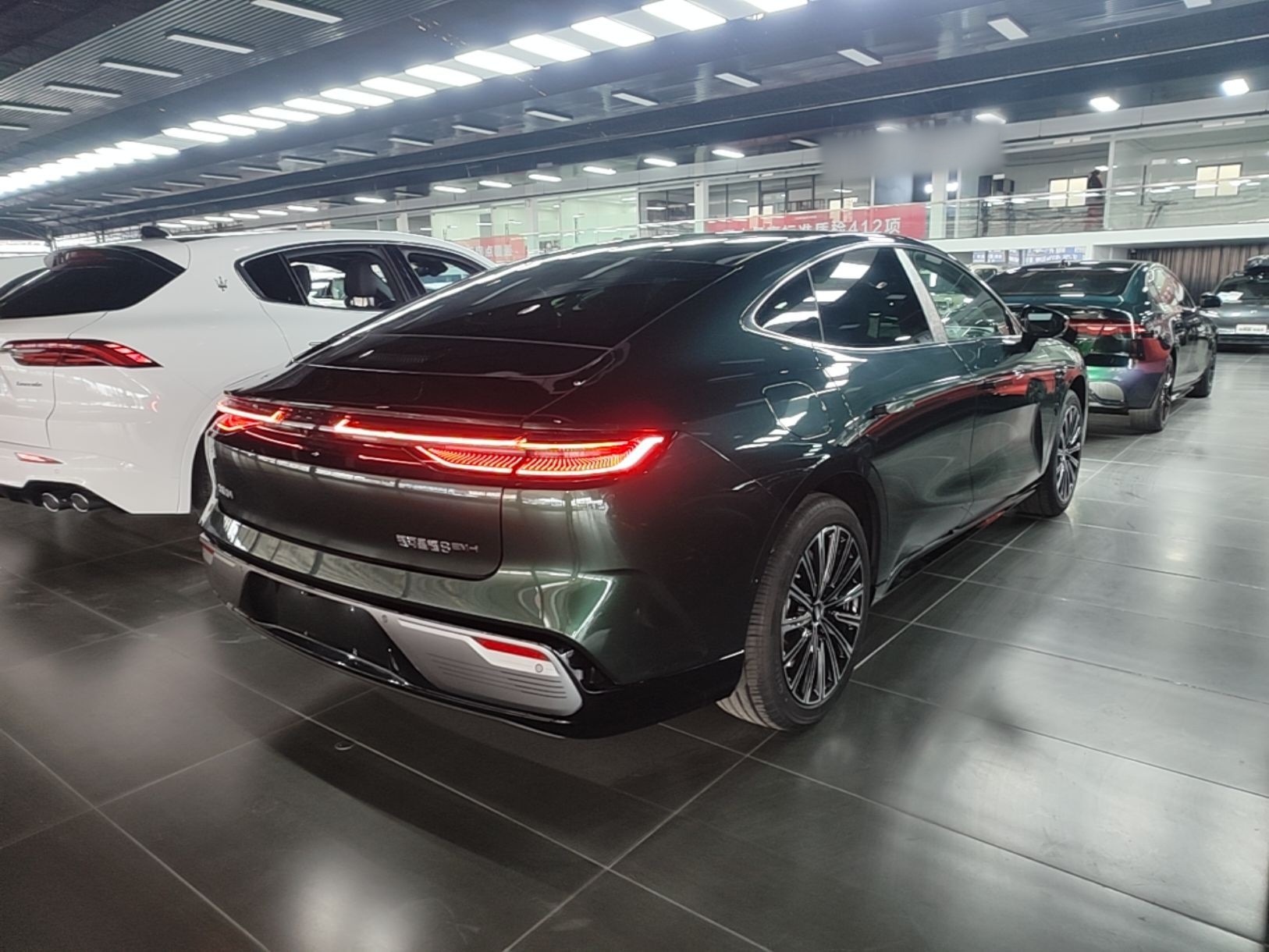 Geely Galaxy 8 2026 Model 225km EM-i Long-Range Galaxy Edition — снимка 6
