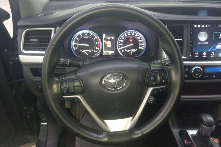 Used Toyota Highlander 2018 2.0T Four-Wheel Drive Luxury Version 7 Seats China VI Standard