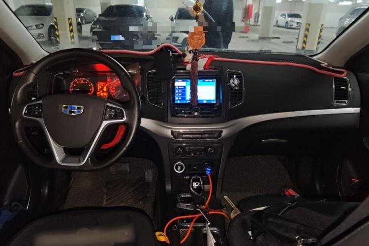 Used Geely Auto Vision 2017 1.5L Automatic Happiness Edition Center Console