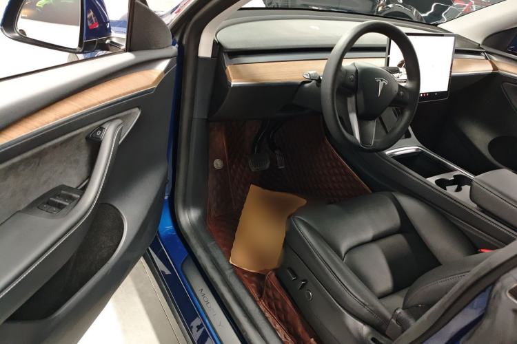 Used Tesla Model Y 2021 Long-Range All-Wheel-Drive Version Driver Seat