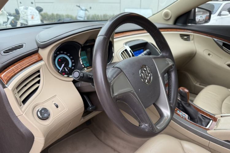 Used Buick LaCrosse 2012 2.4L SIDI Elegant Edition Interior 2