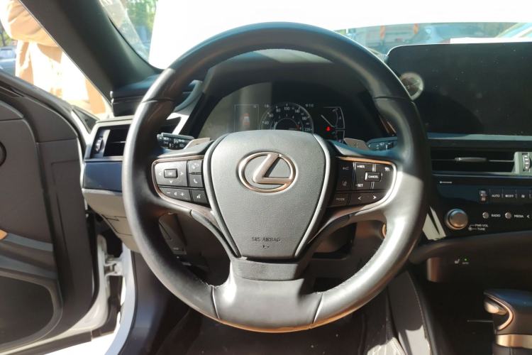 Used Lexus ES 2022 200 Excellence Edition
