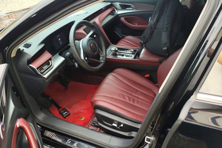 Used Hongqi H5 2023 2.0T Automatic Smart Connect Flagship Edition Left Front Seat