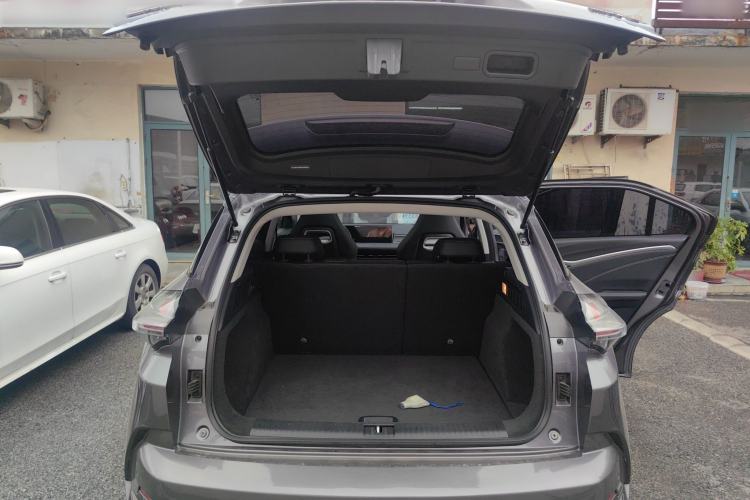 Used NETA U 2022 Zhi 400 Lithium-Nickel-Manganese-Cobalt Energy System Trunk