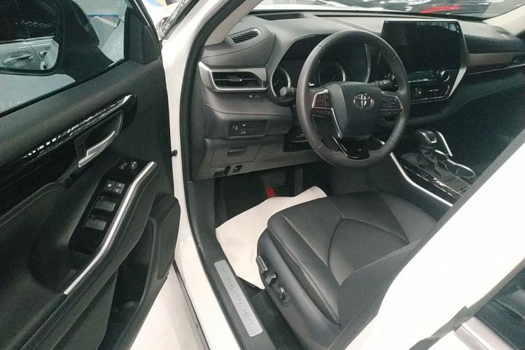 Used Toyota Highlander 2023 2.5L Smart Electric Hybrid Dual-Engine Four-Wheel Drive Prestige Version – 7 Seats Driver Seat