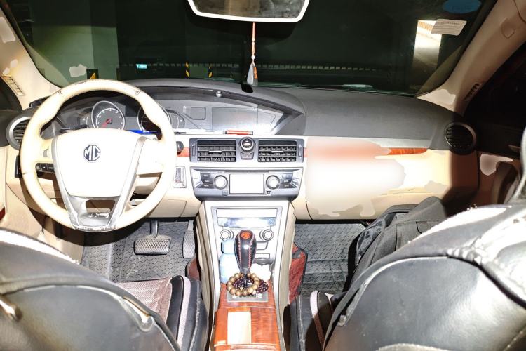 Used MG 6 2012 Hatchback 1.8L Automatic Drive Value Edition Center Console