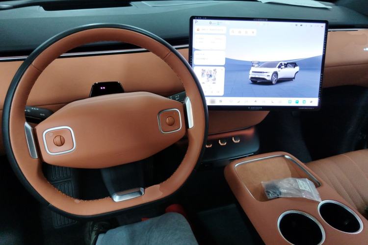 Used CHANGAN NEVO E07 2026 Model Pure Electric Four-Wheel Drive 90kWh Dacheng Edition Center Console