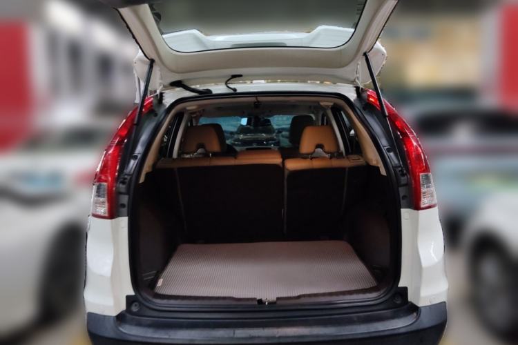 Used Honda CR-V 2012 2.4L four-wheel drive luxury version Trunk