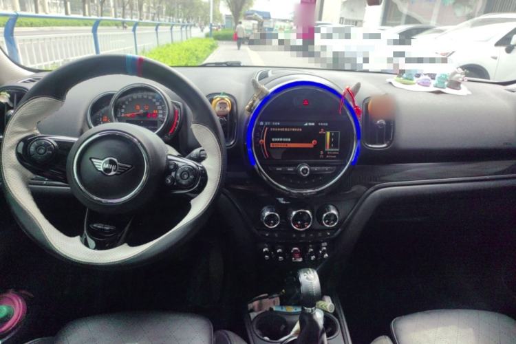 Used MINI Countryman 2017 1.5T COOPER ALL4 Traveler Center Console