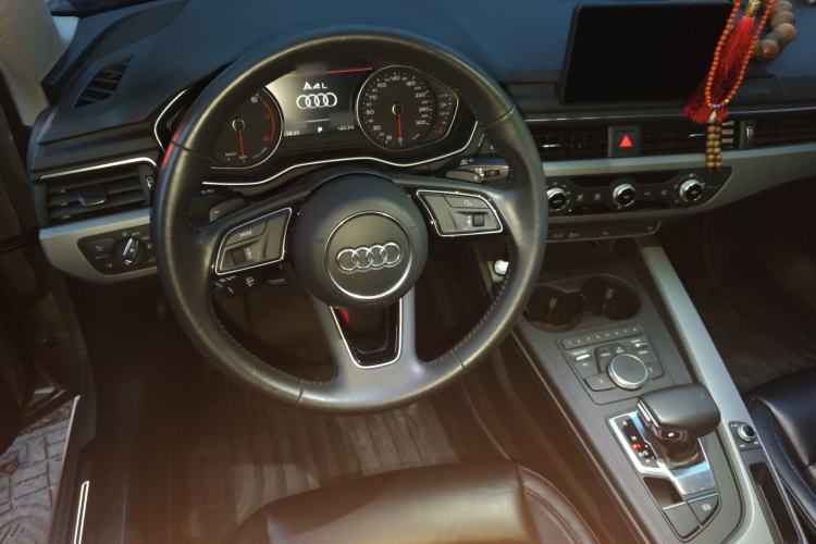 Used Audi A4L 2019 40 TFSI Ambition Version China V Steering Wheel