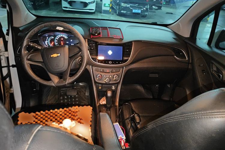 Used Chevrolet Trax 2017 1.4T Automatic Two-Wheel Drive Comfort Version Center Console