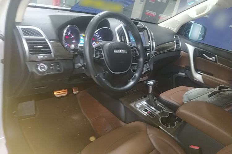 Used Haval H9 2016 2.0T Four-Wheel Drive Luxury Version 5 Seats
