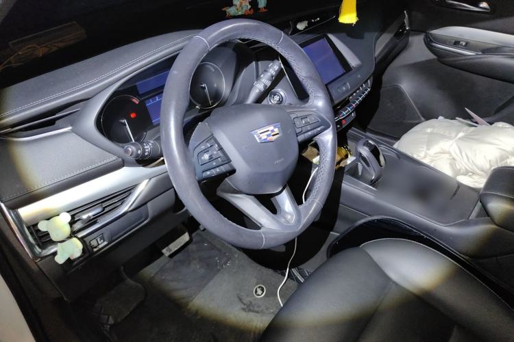 Used Cadillac XT4 2018 28T Two-Wheel Drive Leading Version Steering Wheel