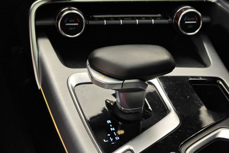 Used Geely Auto Monjaro New Energy 2019 Updated 400T YAOXINGER Pure Electric Range of 56 KM
