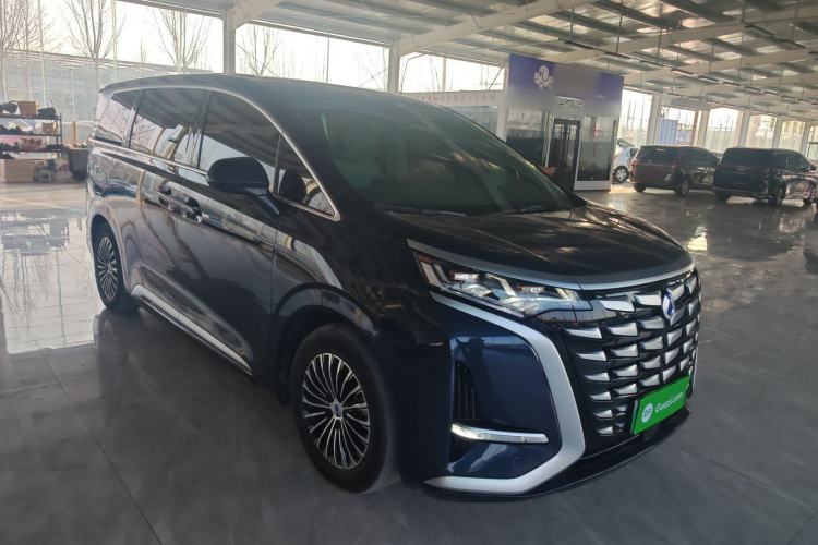 Used Denza D9 2022 DM-i 1040 Prestige Model
