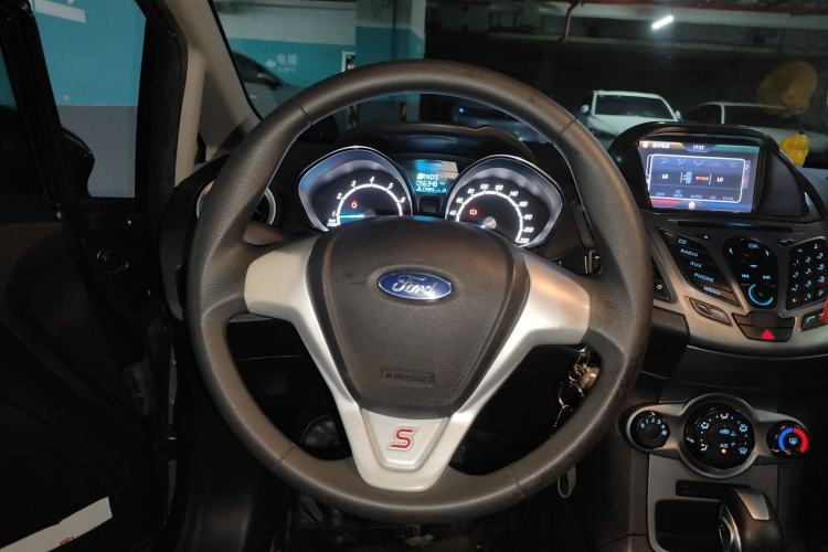 Used Ford Fiesta 2013 Hatchback 1.5L Automatic Fashion Edition
