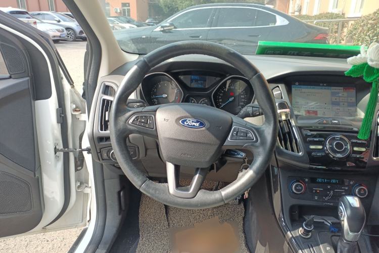 Used Ford Focus 2015 Hatchback 1.6L Automatic Fashion Edition
