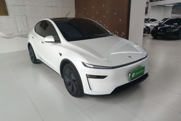 Used Tesla Model Y 2025 Long-Range All-Wheel-Drive Version