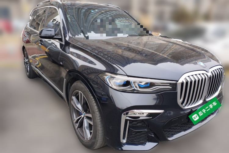 Used BMW X7 2022 xDrive40i Luxury M Sport Package Front Right 45 Deg