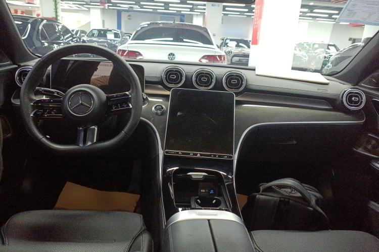 Used Mercedes-Benz C-Class 2023 Restyled C 260 L Night Edition Sports Version Center Console