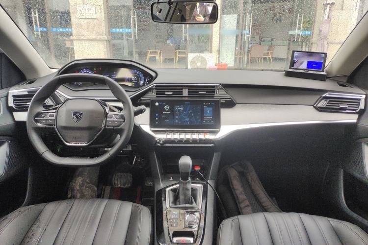 Used Peugeot 408 2024 360THP "Da Da" Edition – Romani Version Center Console