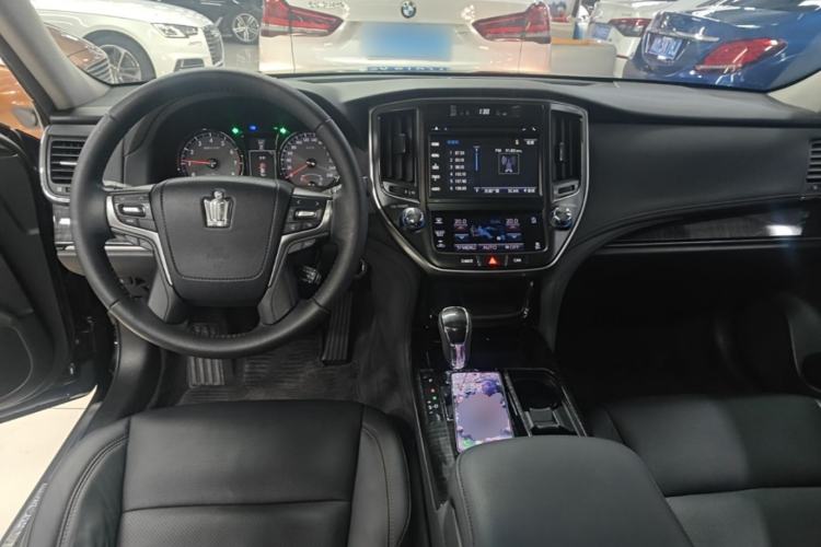 Used Toyota Crown 2015 2.0T Fashion Edition
