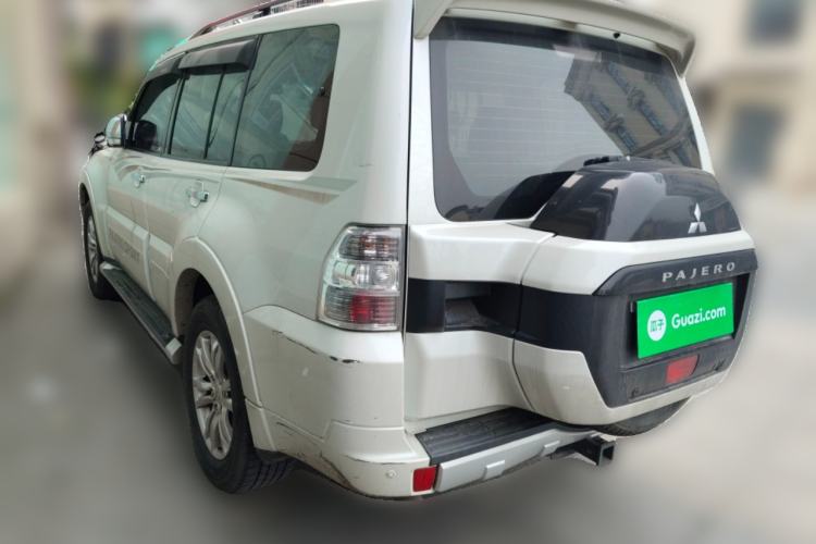 Used Mitsubishi Pajero  Rear Left 45 Deg