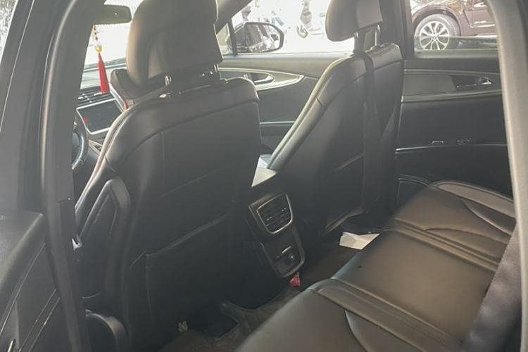 Used Lincoln MKX 2015 2.0T Two-Wheel Drive Deluxe Edition
