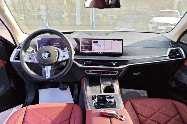 Used BMW X5 2025 Model, xDrive 30Li Prestige M Sport Night Package
