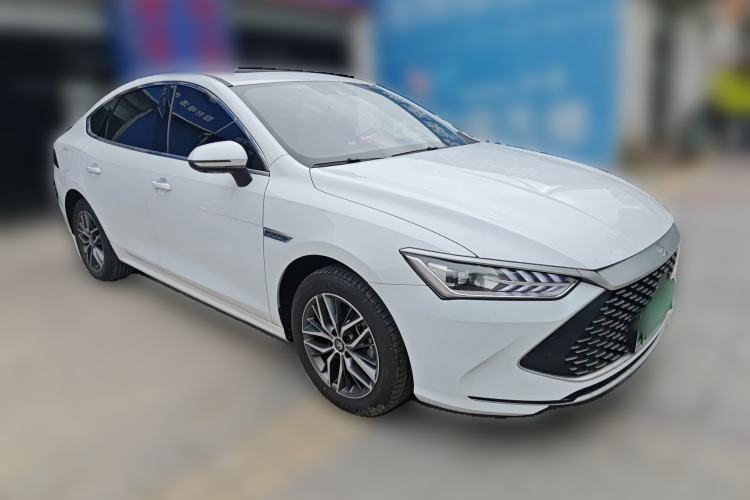 Used BYD Qin PLUS 2023 Champion Edition DM-i 120KM Excellence Model Front Right 45 Deg