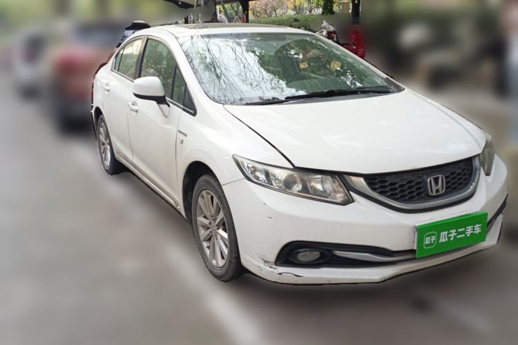 Used Honda Civic 2014 1.8L automatic comfort version Front Right 45 Deg