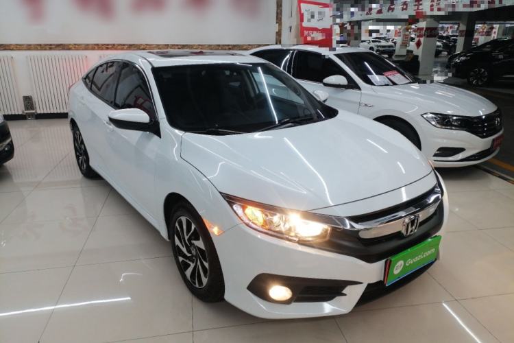 Used Honda Civic 2016 220TURBO Manual Luxury Edition Front Right 45 Deg
