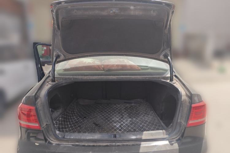 Used Volkswagen Magotan 2012 1.8TSI Luxury Model Trunk