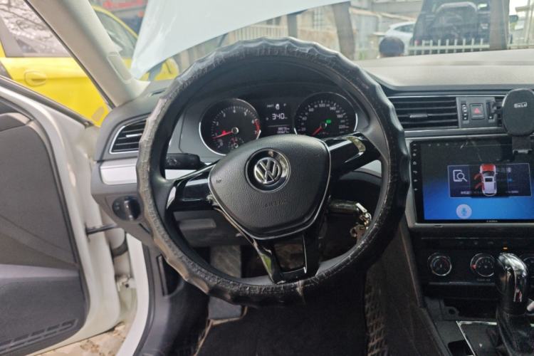 Used Volkswagen Lamando 2017 230TSI DSG Fashion Edition
