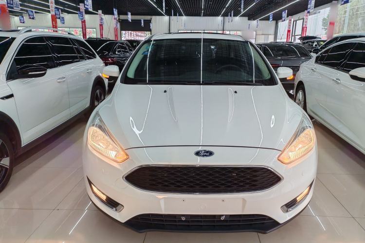 Used Ford Focus 2015 Hatchback 1.6L Manual Fashion Edition
