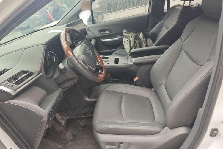 Used Toyota SIENNA 2024 2.5L Hybrid Four-Wheel Drive Prestige Edition Left Front Seat