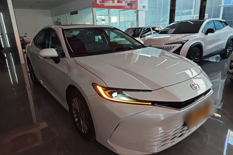 Used Toyota Camry 2026 Model Dual-Engine 2.0HE Elite Edition

