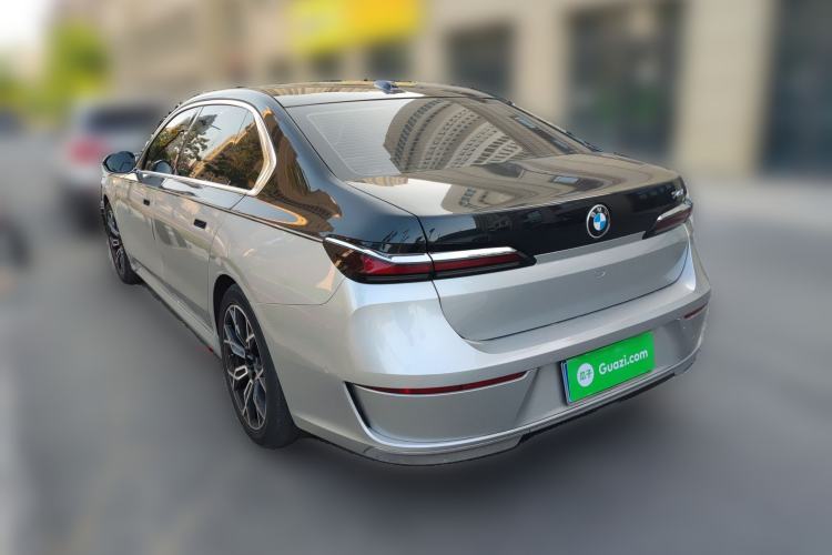 Used BMW 7 Series 2023 735Li Luxury Package Rear Left 45 Deg