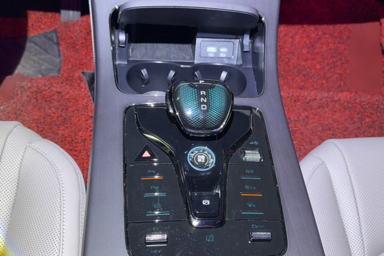 Used BYD Han 2025 DM-i Intelligent Driving Edition 125KM LiDAR Flagship Model Interior 6