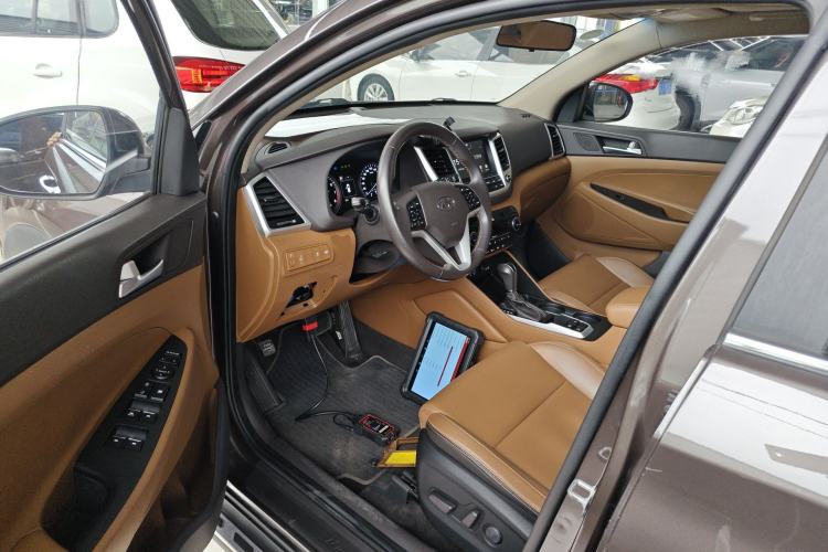 Used Hyundai Tucson 2015 1.6T Dual-Clutch Two-Wheel-Drive Leading Model
