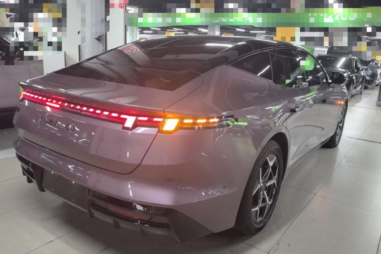 Used Lynk & Co 10 EM-P 2025 Model 120 Four-Wheel Drive Ultra Rear Right 45 Deg