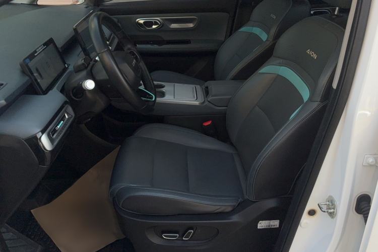 Used AION Y 2022 Plus 70 Tech Edition