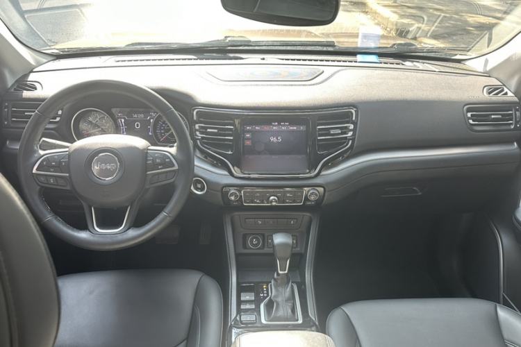 Used Jeep Commander 2018 2.0T Two-Wheel Drive Enjoy Edition China V