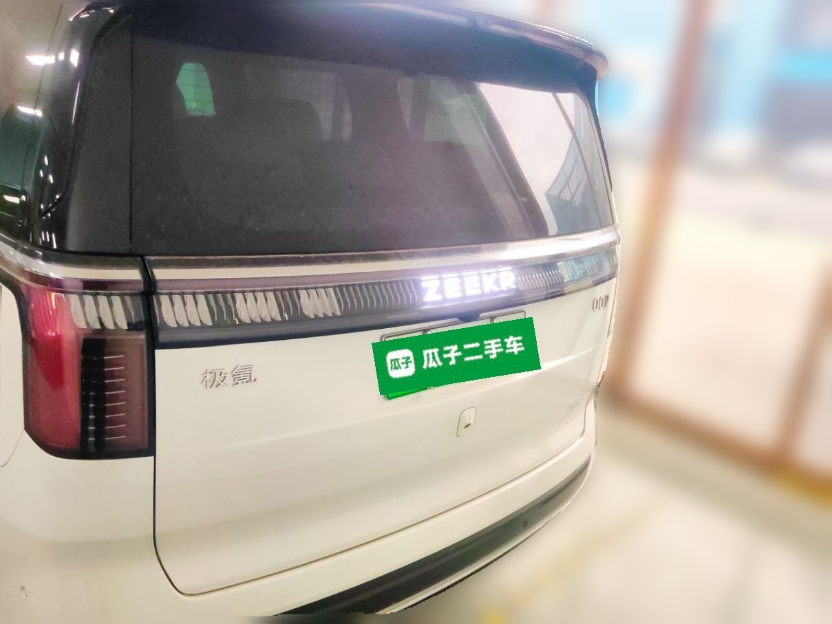 Zeekr 009 2024 7-Seater Walk-Through Version Four-Wheel Drive 108 kWh — снимка 5